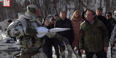 "Удар ниже пояса" для Писториуса: в ФРГ создали самодельные "зонтики против Путина", — BILD