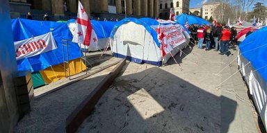"Российские ограничения": в Грузии готовят закон о "запрете палаток"