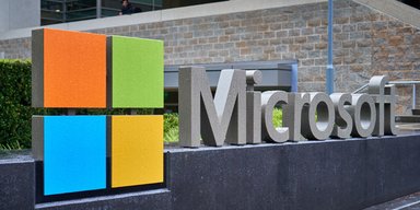 Рятують від колапсу: Microsoft подовжила Україні безоплатний доступ до "хмари"
