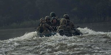 "Як В'єтнам": морпіхи ЗСУ розповіли про флотилію, яка допомагає втримати Кринки, — The Times