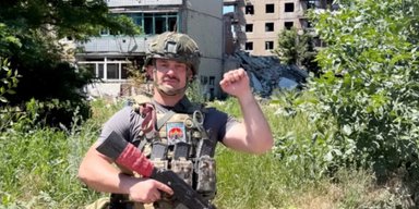 У компанії ахматівців: скандальний член німецької "АдГ" приїхав до окупованого Донецька