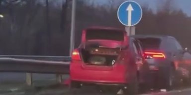 На трассе Киев-Житомир за утро произошло два десятка ДТП: какова причина (видео)
