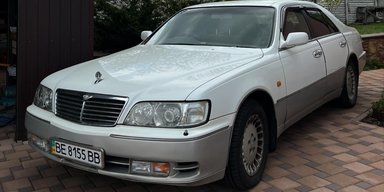 Японський Mercedes S-Class: в Україні виявили рідкісний розкішний Nissan 90-х (фото)