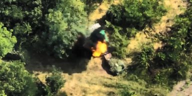 Незграбні спроби: НГУ ліквідувала замасковане авто, на якому росіяни везли снаряди (відео)