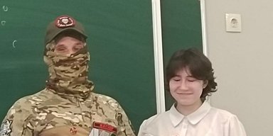 ВСУ подстрелили куратора "Синего кита" из РФ: он подлечился и проводит "Уроки мужества"