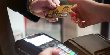 Карточная проблема: банки готовятся менять условия обслуживания счетов для украинцев