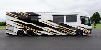Спа-центр на колесах: представлено розкішний автодім із сауною та гідромасажем (відео)