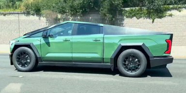 Електричний пікап Tesla Cybertruck зробили схожим на Toyota (відео)