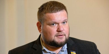 Земля, квартири та авто: нардепа підозрюють у незаконному збагаченні на 11 млн грн (схема)