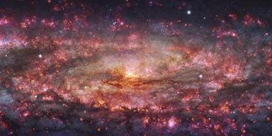 Остается загадкой: получена подробная фотография галактики Скульптор в 1000 цветов (фото)