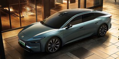 Цена $29000 и запас хода 700 км: на рынок выйдет аналог Tesla Model S от Toyota (фото)