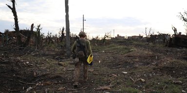 "Попри обстріли та штурми": над Андріївкою здійняли український прапор, — ЗСУ (фото)
