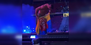 Соліст Imagine Dragons на концерті поцілував прапор 122 бригади ТрО (відео)