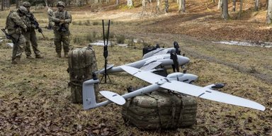 Виявляє постріли артилерії: Україна отримала від Німеччини новий БпЛА Vector AI