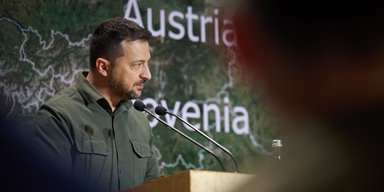"РФ накапливает ракеты": Зеленский призвал Запад активнее поставлять ПВО перед зимой (видео)