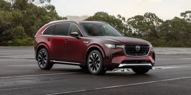 Новий флагман: в Україні з'явився великий преміальний кросовер Mazda (фото)