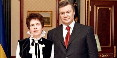 "Батя, я стараюсь": Людмилі Янукович – 76, чим вона нам запам'яталась (відео)