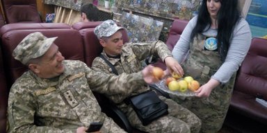 Приют защитника Отечества. Как встречают военных на мирной земле в США и в Украине