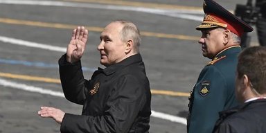 Без танків і мобільного зв'язку: у Путіна виправдалися за незвичний парад на Красній площі