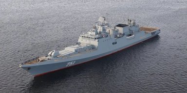 Российский фрегат стрелял по британской яхте в проливе Ла-Манш