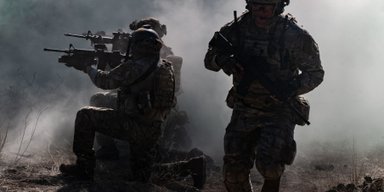 Где заработать, чтобы сводить девушку в ресторан: МО продолжает креативно рекламировать контракты с ВСУ (видео)