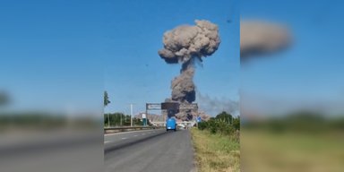Під Житомиром пролунали потужні вибухи: сірий "гриб" видно за кілька кілометрів (відео)