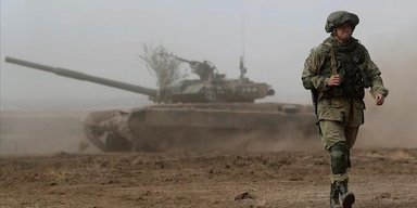 Вывозят ликвидированных без остановки: под Мариуполем "прилетело" по базам ВС РФ (карта)