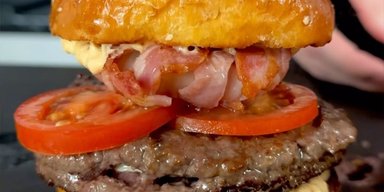 Вкуснейший бургер с говядиной и сыром: рецепт популярного перекуса