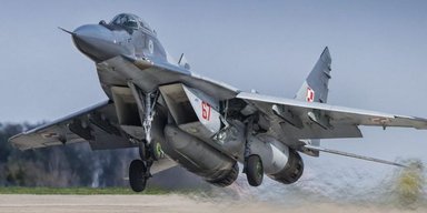 Американский военный самолет разбился над Средиземным морем: что известно (карта)