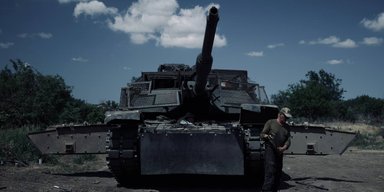 С "Контактом" и козырьком: 47-я бригада показала обслуживание Abrams (фото)