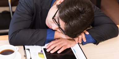Сон на работе принес мужчине $48 тысяч