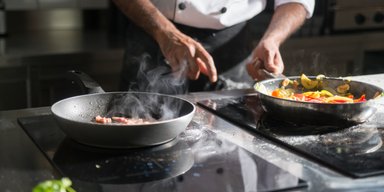 Чим краще мити плиту: народні методи, які допоможуть позбутися жиру
