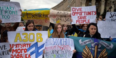"Обменный фонд". Что и кого запросит Россия взамен бойцов с "Азовстали"