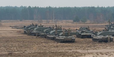 Тяжелые и маломобильные: в Forbes назвали минусы британских танков Challenger 2 в ВСУ
