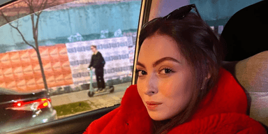 "Я не можу ні з ким спати": 20-річна дочка Полякової розповіла, як живе з чоловіком