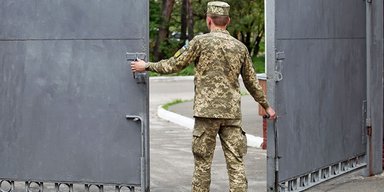 "Якщо ТЦК відмовив у відстрочці, треба знову подати документи", — адвокат Сергій Савинський