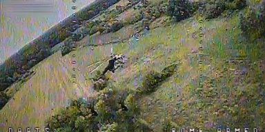 "Успешная охота": FPV-дрон СБУ поразил боевой вертолет Ми-8 в Курской области (видео)