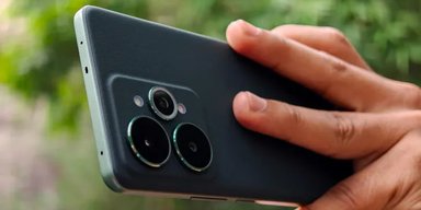 "Середняк" з гарною камерою та ємною батареєю: який смартфон рядять в Україні (фото)