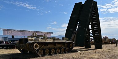 Украина получила мостоукладчики AVLB на базе американских M60 (фото)
