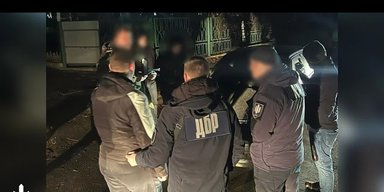Торгували "білими квитками": ДБР затримало працівника ТЦК та правоохоронця (відео)