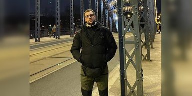 Порванная одежда и следы от ударов: появились новые подробности задержания волонтера Тарана (фото, видео)