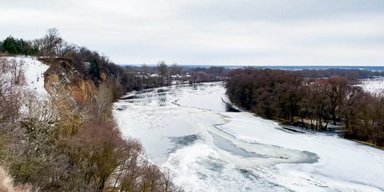 Перевiрили сапери: з Росії по Деснi приплив понтонний мiст (відео)