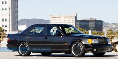 На аукціон виставили найдорожчі Mercedes W124 вартістю понад $1,5 мільйона (фото, відео)