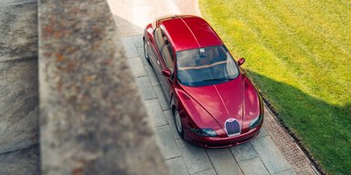 В інтернеті показали унікальний седан Bugatti 90-х: його не запустили у виробництво (фото)