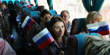РФ заселяет оккупированные регионы россиянами. Всех ли удастся депортировать из Украины — эксперты