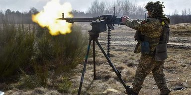 "Бьют из всего, что можно": РФ не прекращает штурмовать Белогоровку на Луганщине, — ОВА