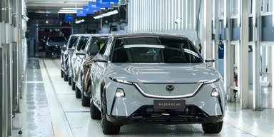 Новий електрифікований кросовер Mazda із запасом ходу 1300 км надійшов у виробництво (фото)