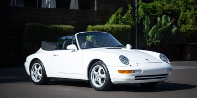 Культова капсула часу: виявлено спорткар Porsche 90-х із пробігом 450 км (відео)