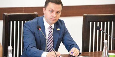 "Хочете підвищення для себе зарплат під час війни? Цього не буде", — нардеп "Слуги народу"