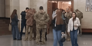 Явились в филармонию: ТЦК и полиция пришли на концерт комика Антона Тимошенко (видео)
